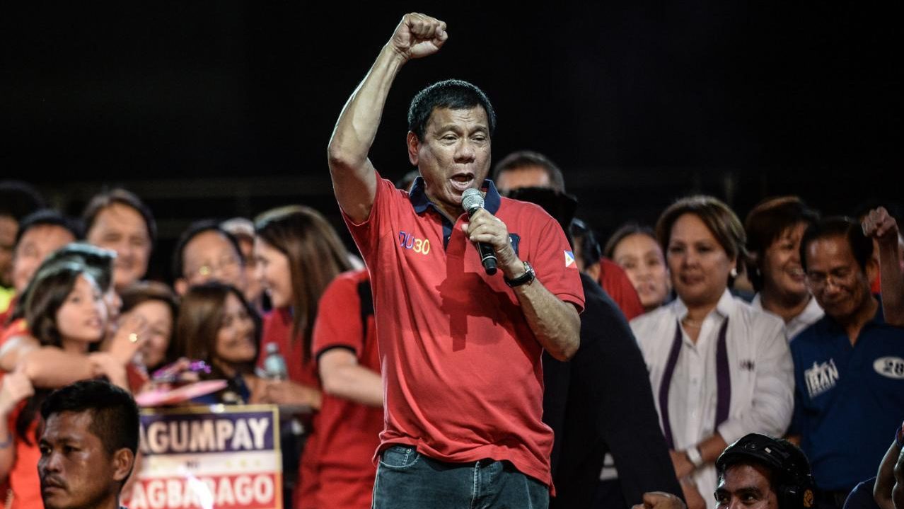 97253077_presidential-candidate-davao-mayor-rodrigo-duterte-speaks-to-supporters-during-an-election-xlarge_transeo_i_u9apj8ruoebjoaht0k9u7hhrjvuo-zlengruma